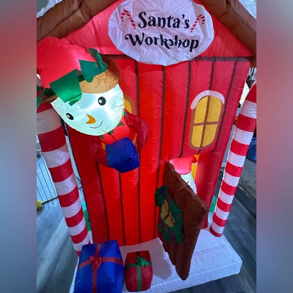 CUTEST SANTA’S WORKSHOP Animated Santa's Workshop Inflatable Christmas Shop HTF - Picture 10 of 15